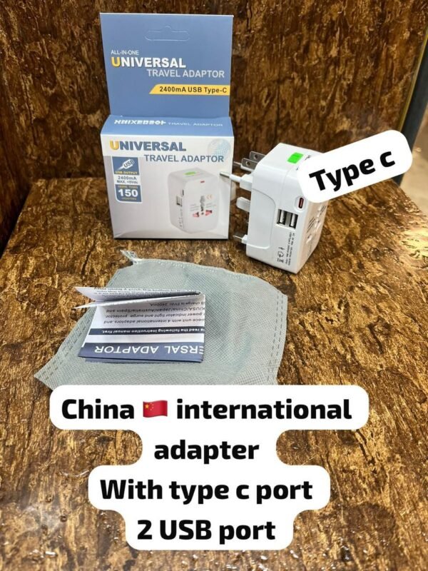 INTERNATIONAL UNIVERSAL ADAPTER WITH 2USB AND 1 TYPEC PORT